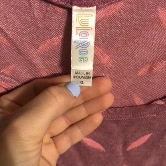 LuLaRoe Xl Classic Tee - Picture 3 of 5